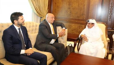 وزير المواصلات والاتصالات يجتمع مع الأمين العام لرابطة الموانئ الإيطالية