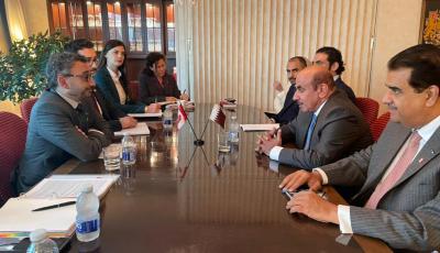 Minister Meets with Canadian Counterpart