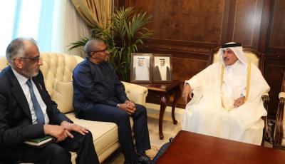Minister Meets with S. African Counterpart