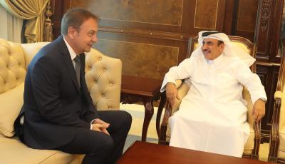 Minister Meets with Serbia Ambassador