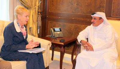 Minister Meets with Sweden Ambassador
