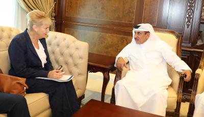 Minister Meets with Sweden, Italy Envoys
