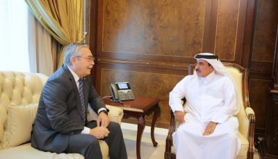 Minister Meets with Venezuela Ambassador