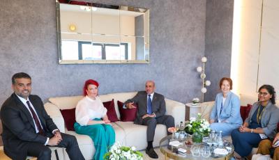 Minister Meets with U.K. Counterpart