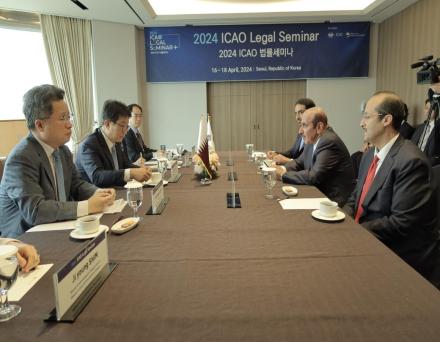 وزير المواصلات يجتمع مع وزير النقل الكوري